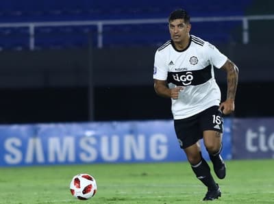 Polenta recurrió a FIFA para cobrar salarios, afirman