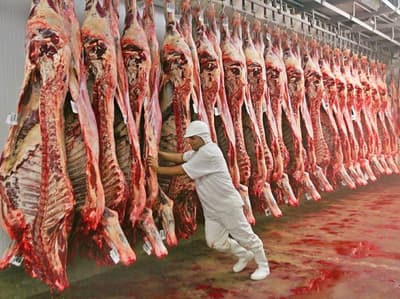 Paraguayos reducen consumo de carne ante precios récord