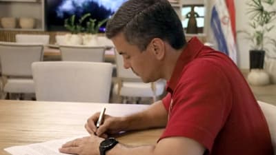 Peña promulga ley para silenciar a las ONG