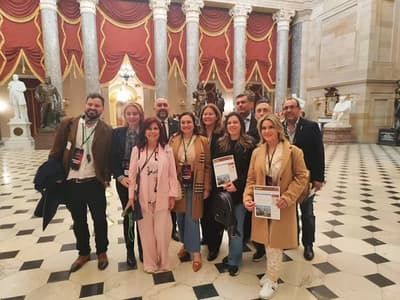 Diputado justifica cuestionado “tour vip” a EE.UU. sin invitación oficial