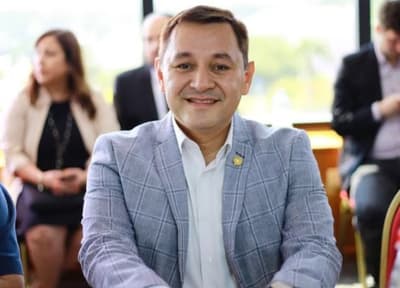Diputado cartista propone trabas a trámites por deudas municipales