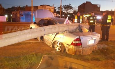 Provocó choque de su exnovia y la abandonó