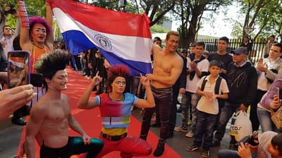 Acróbatas dieron un adelanto de lo que será Sép7imo Día