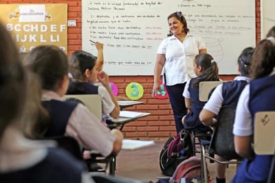 Jubilación masiva de docentes: 3.000 maestros se retiran en 2024