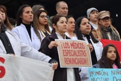 Nueva propuesta salarial para médicos: sueldos llegarán a G. 21,7 millones
