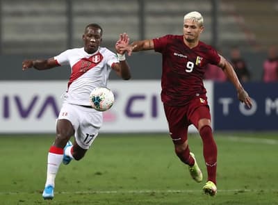 Perú supera a Venezuela y alcanza a Paraguay