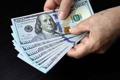 Dólar sigue por debajo de G. 6.000 y acumula fuerte caída