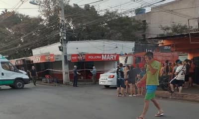 Explosión de garrafa destruye pollería y deja grave a su dueño en Fdo. de la Mora