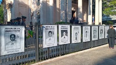 Homenaje a los héroes del golpe de 1989 en el Panteón