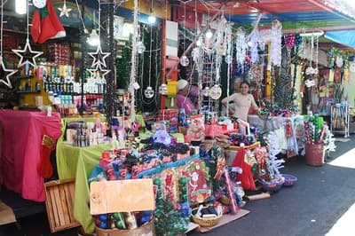 La Navidad ilumina el Mercado 4 con opciones para todos