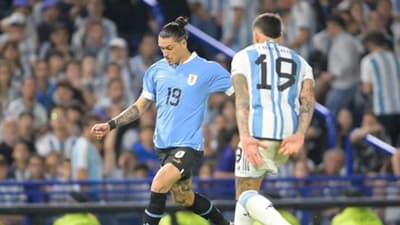 Clásico rioplatense sin Messi ni Suárez después de dos décadas