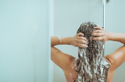 Desvelando la verdad: ¿Cada cuánto deberías lavarte el pelo?