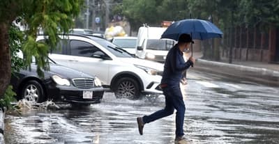 Lunes con ambiente fresco, humedad y lluvias dispersas tras el temporal de ayer