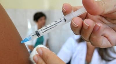Sociedad condena dichos de médico “antivacunas”