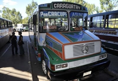 Se mantiene paro de transporte de corta, media y larga distancia