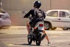 Pediatra pide poner límites a niños sobre uso de motos