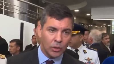 Presidente Santiago Peña respalda restitución de fueros a senadores investigados