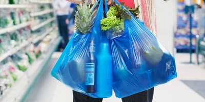 Desde este jueves comercios deberán sustituir bolsas de un solo uso