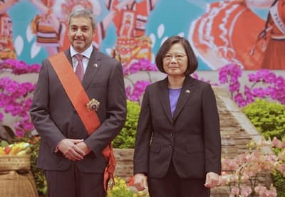 Abdo Benítez promete fidelidad a Taiwán