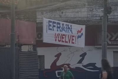 Efraín Alegre denuncia al Gobierno por uso político de su nombre en pasacalles